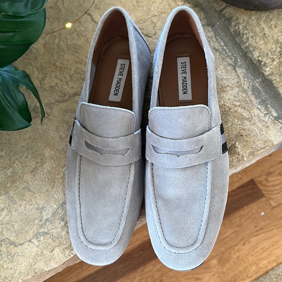 Steve Madden Other - Gorgeous Steve Madden loafers